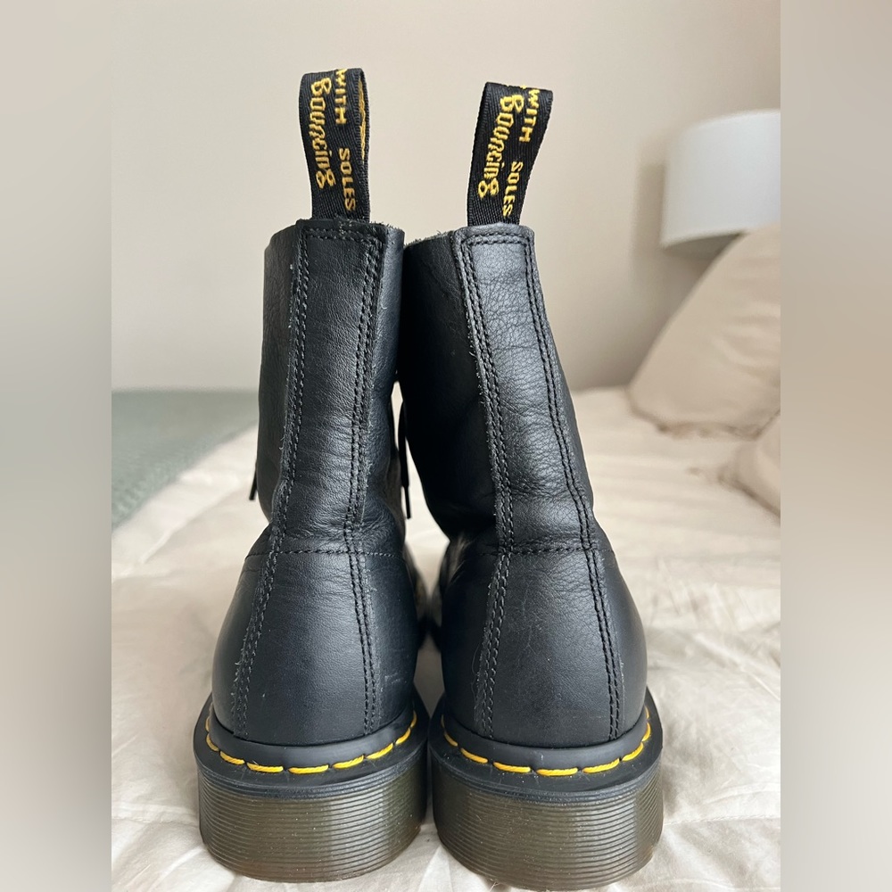 Doc Martens - Picture 2 of 6